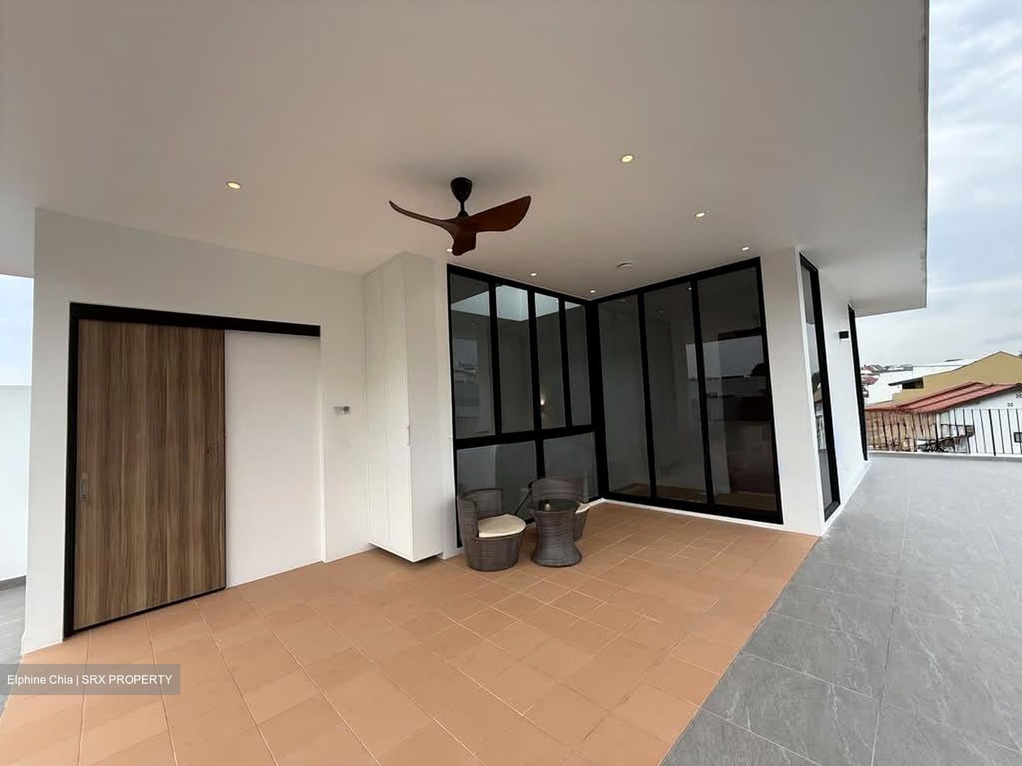 Opera Estate (D15), Terrace #582927291